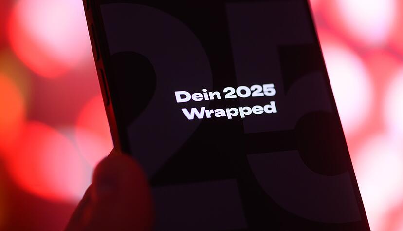 Spotify Wrapped zeigt zum Jahresende, was Nutzerinnen und Nutzer musikalisch bewegt hat &ndash; vom Top-Hit bis zum Lieblingsgenre. Der pers&ouml;nliche Jahresr&uuml;ckblick ist f&uuml;r viele ein Social-Media-Highlight.