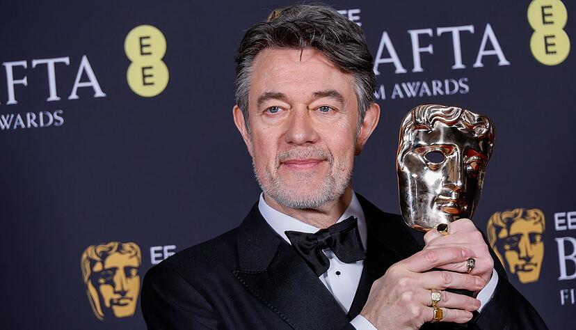 Peter Straughan erhielt den Preis f&uuml;r das Beste Adaptierte Drehbuch f&uuml;r &laquo;Konklave&raquo;