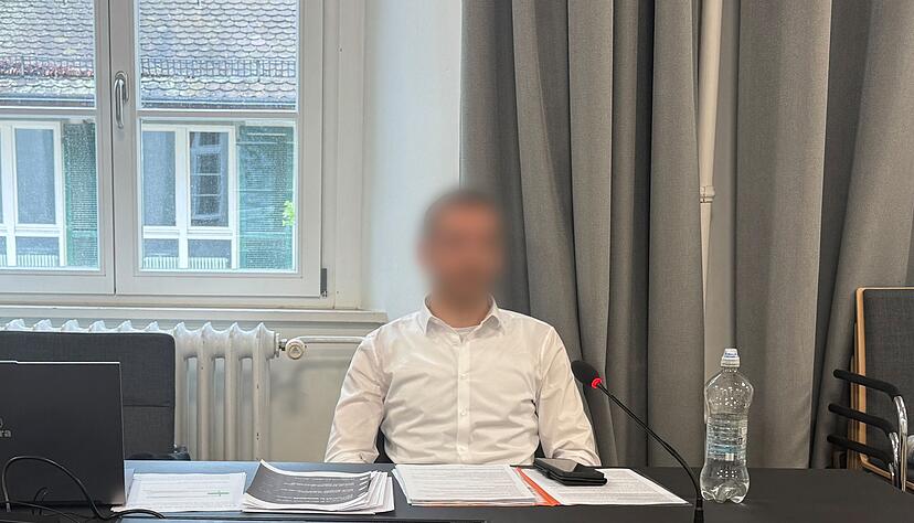 Vor Gericht zeigte sich der Angeklagte gel&auml;utert. (Archivbild)