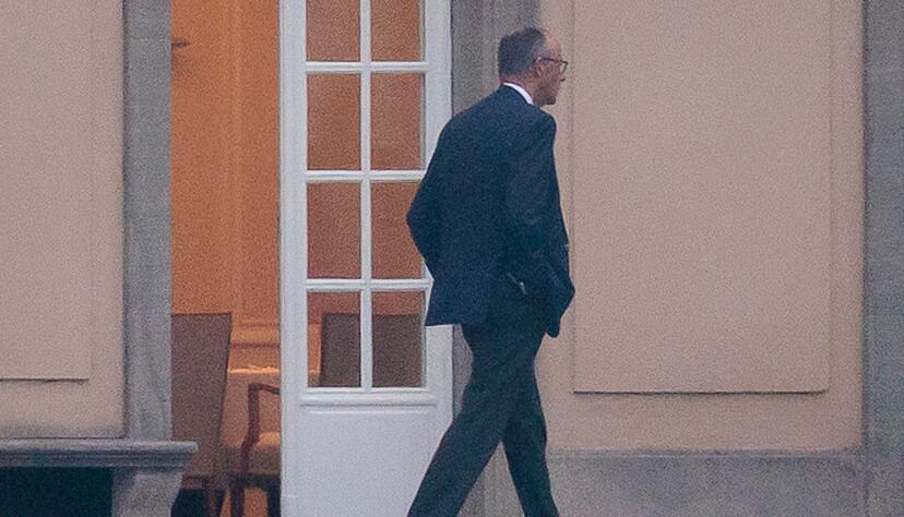 Von den Verhandlungen drang nichts nach au&szlig;en.