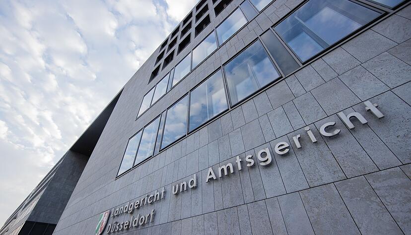 Das Amtsgericht Düsseldorf hat Haftbefehle gegen drei Jugendliche im Alter von 15 und 16 Jahren wegen Terrorverdachts erlassen.