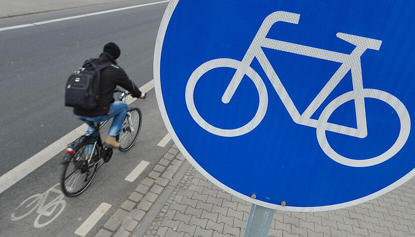 Ein Fahrradfahrer ist bei Werbach an seinen Verletzungen gestorben. (Symbolfoto) Ein Fahrradfahrer ist bei Werbach an seinen Verletzungen gestorben. (Symbolfoto)