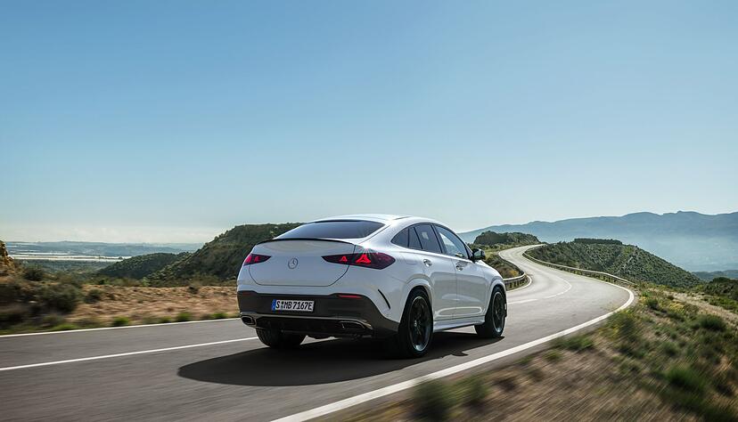Eleganz in Bewegung: Das neue GLE Coup&eacute; von Mercedes kombiniert sportliches Design mit neuer Technologie.