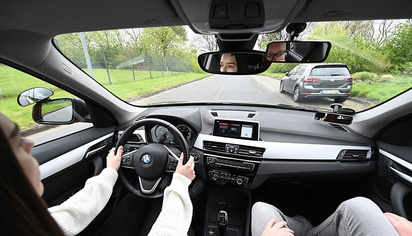 Seit 2011 gibt es den F&uuml;hrerschein mit 17. (Symbolbild)