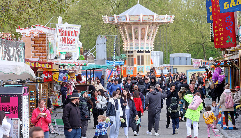 Freitagabend auf der Theresienwiese in Heilbronn: Das Maifest ist eröffnet.