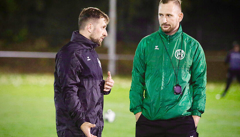 Trainer Manuel Fischer (rechts) hat den offiziellen Trainingsauftakt f&uuml;r Hakan Kutlu und die anderen Spieler des VfR Heilbronn auf 20. Januar terminiert.