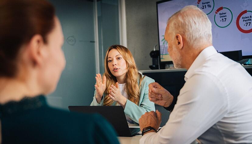Vorbereitung ist entscheidend: Erfolgreiche Gehaltsverhandlungen basieren auf klaren Argumenten und guter Recherche.