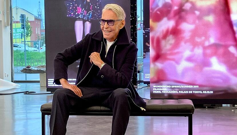 Wolfgang Joop ist mehr als ein Modedesigner - das zeigt er in einer Ausstellung über sein Lebenswerk im Kunstraum Potsdam.