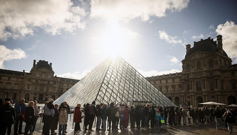 Der Touristenmagnet Louvre wird seit Monaten von Missständen geplagt. (Archivbild) Der Touristenmagnet Louvre wird seit Monaten von Missständen geplagt. (Archivbild)