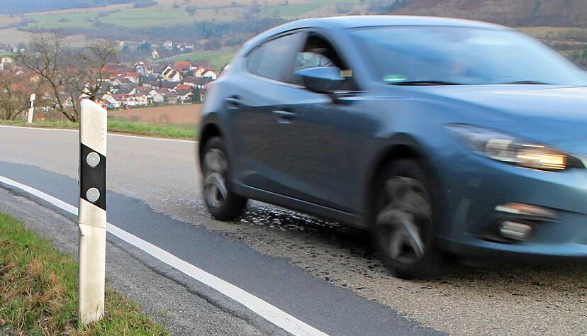 Die Kreisstraße 2319 bei Marlach wird jetzt schon 2023 ausgebaut.
Foto: Reichert Die Kreisstraße 2319 bei Marlach wird jetzt schon 2023 ausgebaut.
Foto: Reichert