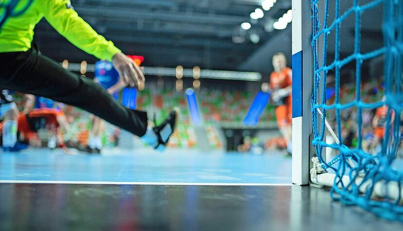 Eigentlich ist Handball ja ganz einfach: der Ball muss ins Tor. Abseits des Spielfelds kann es aber schon einmal kompliziert werden.