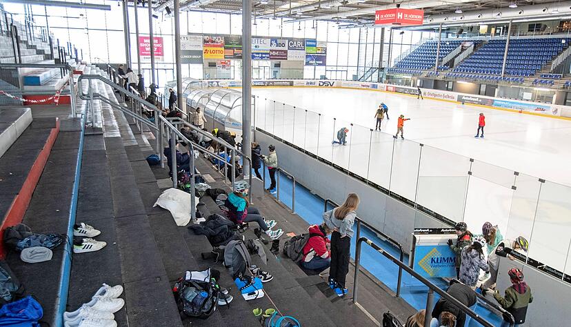 Die im November 2002 eingeweihte Eishalle am Europaplatz ist mit Publikumslauf, Schulsport, Schnuppereislauf für Kinder und der regelmäßigen Eis-Disco weit mehr als eine reine Sportstätte.