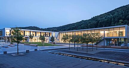 B&uuml;rkert in Criesbach hat seinen Campus-Neubau mit Freianlage von der Architektenpartnerschaft ARP, Stuttgart, planen lassen. Bauherr: B&uuml;rkert GmbH, Ingelfingen.