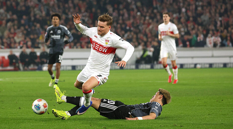 Maximilian Mittelst&auml;dt: Flanke zum 1:1 kam eigentlich zu nah vors Frankfurter Tor, aber profitierte von einem Torwartfehler. War auch sonst offensiv wie gewohnt involviert. Bei der Konterchance der Eintracht kurz vor der Halbzeit mit Tempo und dem richtigen Timing dazwischen. Aber: Vor dem 2:2 st&ouml;rt er nicht rechtzeitig, sondern wartet zu lange. Daf&uuml;r im Anschluss wieder da. Vor dem 3:2 gewinnt er den Ball. Note: 3,5