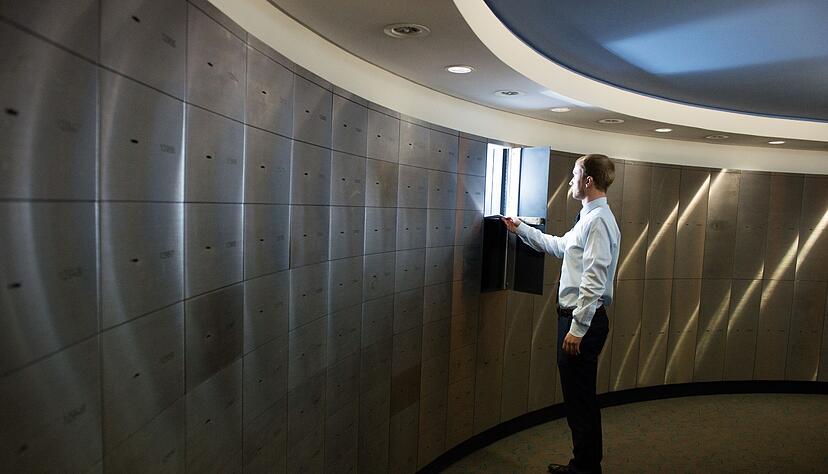 Was liegt eigentlich in dem Schlie&szlig;fach? Inhaber tun gut daran, das sorgf&auml;ltig zu dokumentieren. Sonst kann es im Schadensfall Probleme beim Nachweis f&uuml;r die Versicherung geben.