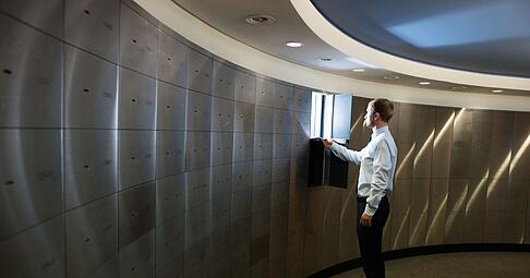 Was liegt eigentlich in dem Schlie&szlig;fach? Inhaber tun gut daran, das sorgf&auml;ltig zu dokumentieren. Sonst kann es im Schadensfall Probleme beim Nachweis f&uuml;r die Versicherung geben.