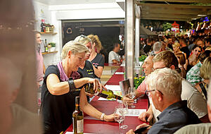 Riesling- und Rosé-Weine stehen hoch im Kurs, auch Rotwein wird gekühlt. Riesling- und Rosé-Weine stehen hoch im Kurs, auch Rotwein wird gekühlt.