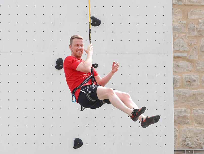 Auch Bürgermeister Andreas Zaffran, der bereits im zarten Alter von vier Jahren zu klettern begann, wollte hoch hinaus. Auch Bürgermeister Andreas Zaffran, der bereits im zarten Alter von vier Jahren zu klettern begann, wollte hoch hinaus.