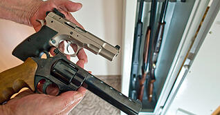 Waffenbesitzverbote sind – neben dem ohnehin strengen Waffengesetz in Deutschland – ein weiteres Instrument, um die Sicherheit zu erhöhen. (Symbolbild)