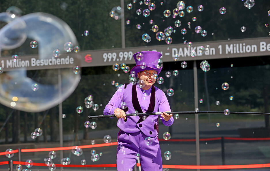 Millionste Besucher in der Experimenta Millionste Besucher in der Experimenta