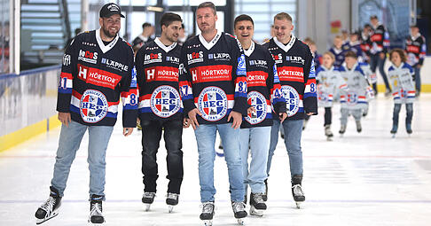 Die HEC Eisbären mit (von links) Stefano Rupp, Robin Platz, Daniel Brendle, Cedrik Platz und Nico Horter wurden im Rahmen des Stadionfestes vorgestellt.