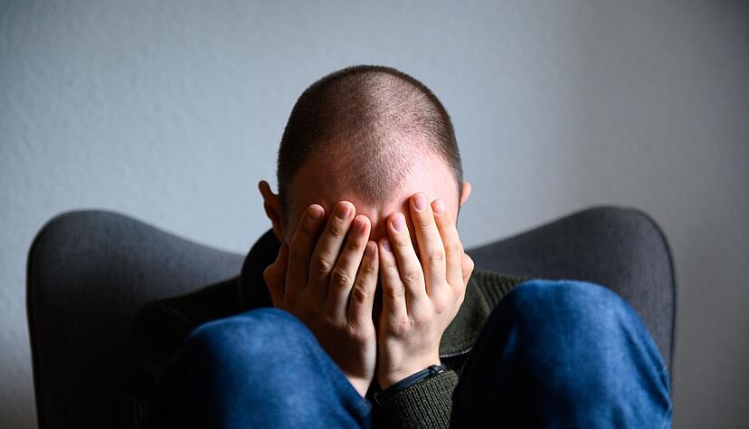 Raus aus der Opferrolle: Wer nur andere Menschen f&uuml;r seine Gef&uuml;hle verantwortliche macht, verliert seine Selbstwirksamkeit.