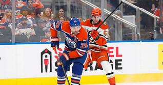 Leon Draisaitl ist zur&uuml;ck auf dem Eis.