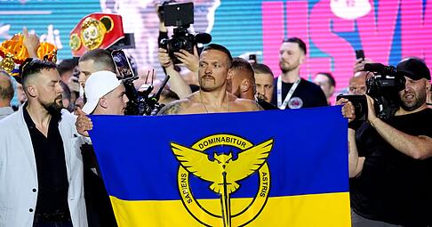 Usyk kämpft im Ring immer auch für seine ukrainische Heimat.