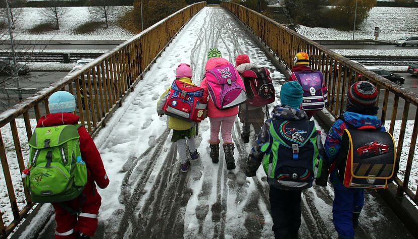 Über den Beginn der Weihnachtsferien in Baden-Württemberg wird kontrovers diskutiert: Kinder an zwei Tagen ohne Präsenzpflicht in die Schule schicken oder nicht? Foto: dpa Über den Beginn der Weihnachtsferien in Baden-Württemberg wird kontrovers diskutiert: Kinder an zwei Tagen ohne Präsenzpflicht in die Schule schicken oder nicht? Foto: dpa