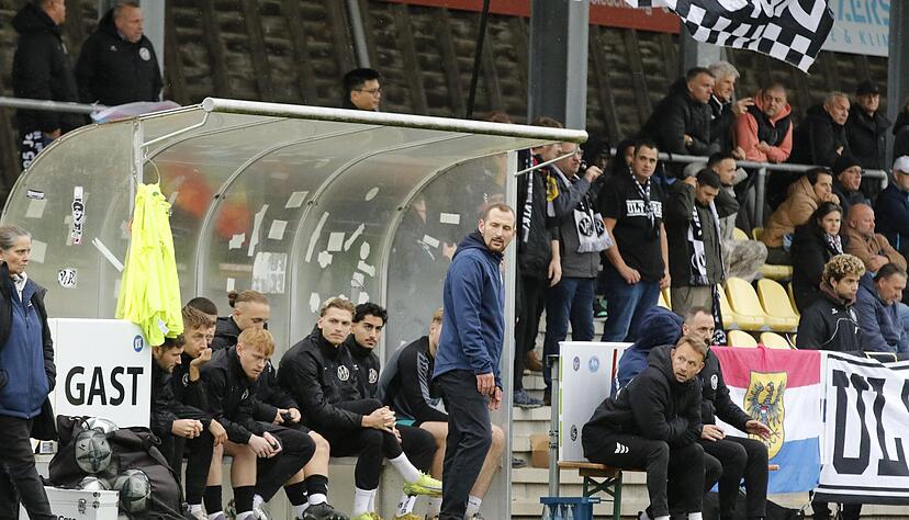 Auch bei Calcio Leinfelden-Echterdingen kommt der VfR Heilbronn nicht über eine Niederlage hinaus. Es ist die Dritte für Trainer Manuel Fischer seit seinem Amtsantritt. Auch bei Calcio Leinfelden-Echterdingen kommt der VfR Heilbronn nicht über eine Niederlage hinaus. Es ist die Dritte für Trainer Manuel Fischer seit seinem Amtsantritt.