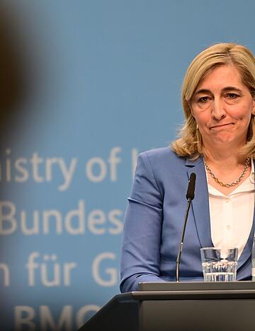 Das Sparpaket f&uuml;r die Krankenversicherung soll am Mittwoch vom Kabinett auf den Weg gebracht werden. (Archivbild)