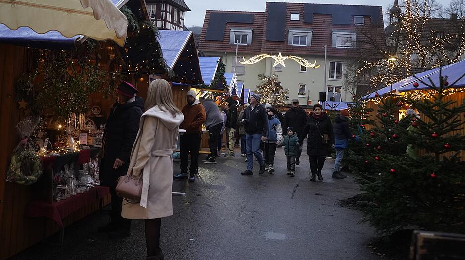 In Künzelsau wird noch bis Sonntag, 7. Dezember, "Advent am Schloss" gefeiert. In Künzelsau wird noch bis Sonntag, 7. Dezember, "Advent am Schloss" gefeiert.