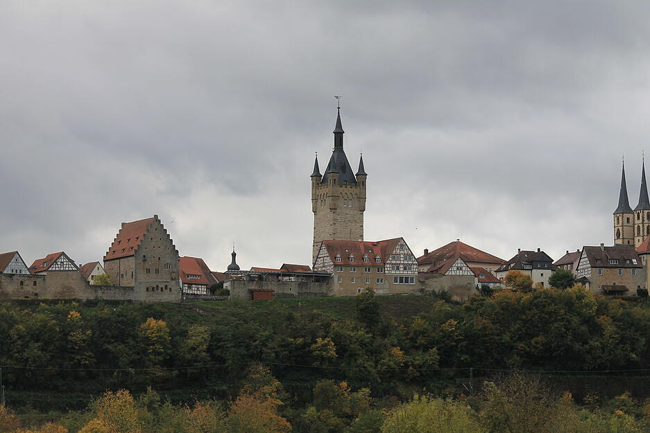 Der historische Turm pr&auml;gt die Skyline der Altstadt und bietet einen einzigartigen Ausblick.