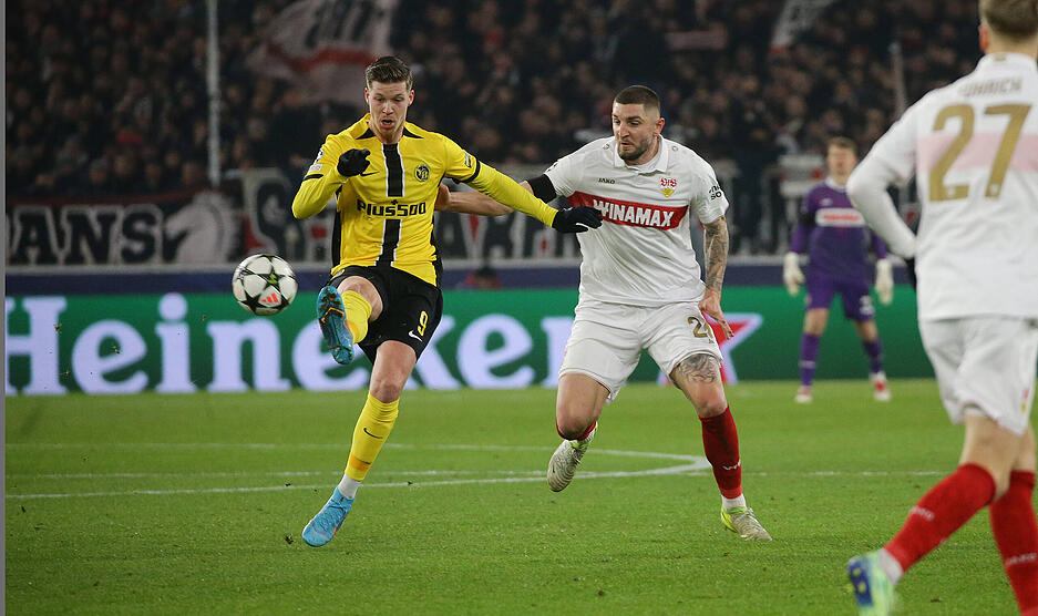 Jeff Chabot: Rückenprobleme? Davon merkte man beim Abwehrchef nichts Zwar war Chabot ebenfalls von der Wackelabwehr zu Beginn betroffen, hatte dann aber alles im Griff. Note: 4