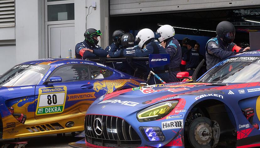 Beim Qualfier f&uuml;r die 24 Stunden auf dem N&uuml;rburgring kommt ein 66 Jahre alter Fahrer ums Leben.