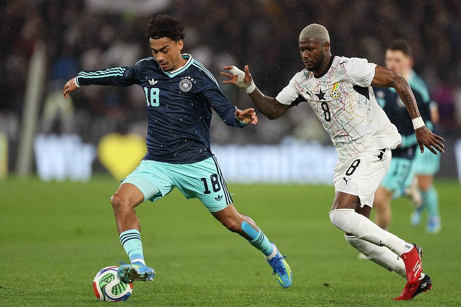 Nathaniel Brown: Stark in der Verteidigung. Beste Szene: Der Ghana-Konter nach rund 32 Minuten als Brown im Eins-gegen-Eins die Oberhand behält. Note: 2,5 Nathaniel Brown: Stark in der Verteidigung. Beste Szene: Der Ghana-Konter nach rund 32 Minuten als Brown im Eins-gegen-Eins die Oberhand behält. Note: 2,5