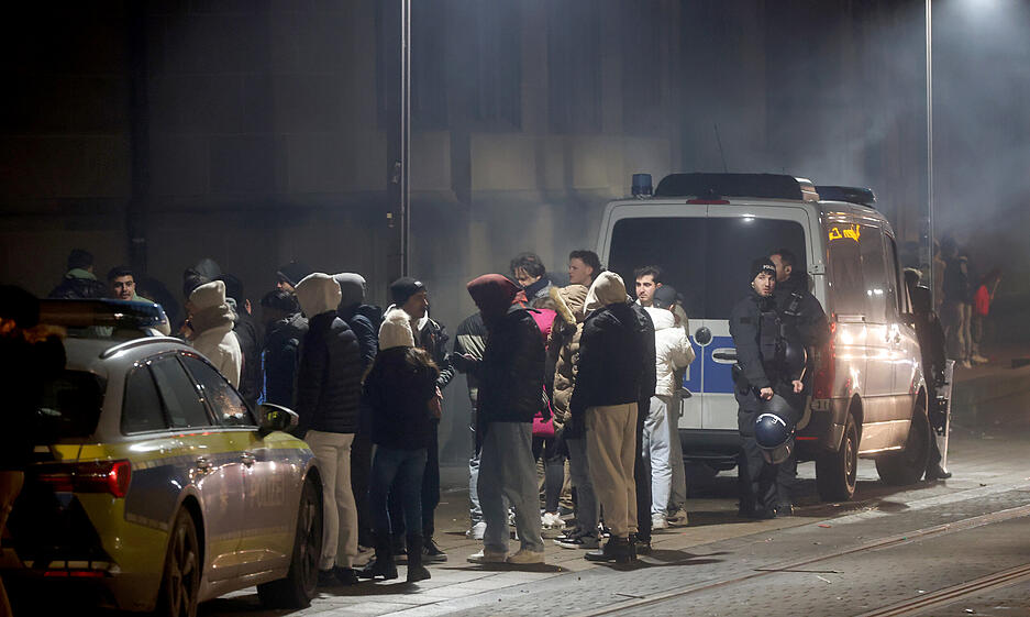 Zuweilen ging es in der Innenstadt aber auch chaotisch zu. Zuweilen ging es in der Innenstadt aber auch chaotisch zu.