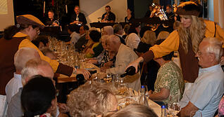 Das Pre-Opening zum Käsritt begeistert mit Vorträgen, Wein und Musik im Kulturzentrum Leingarten.