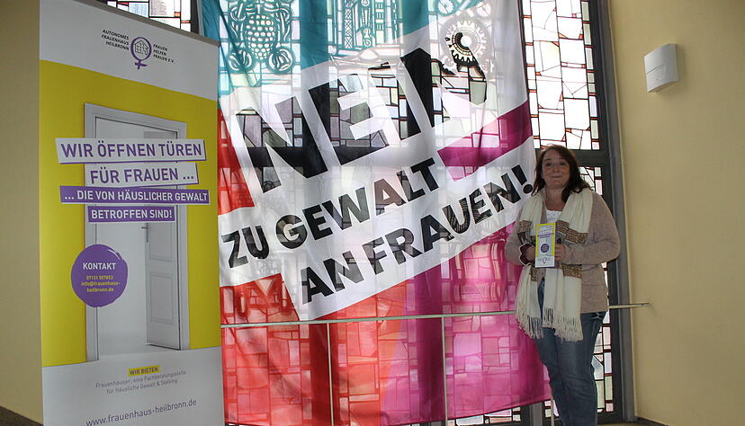 Bei Ulrike Allinger vom Verein Frauen helfen Frauen finden Gewalt-Betroffene R&uuml;ckhalt und Unterst&uuml;tzung bei einer neuen Ausrichtung ihres Lebenswegs.