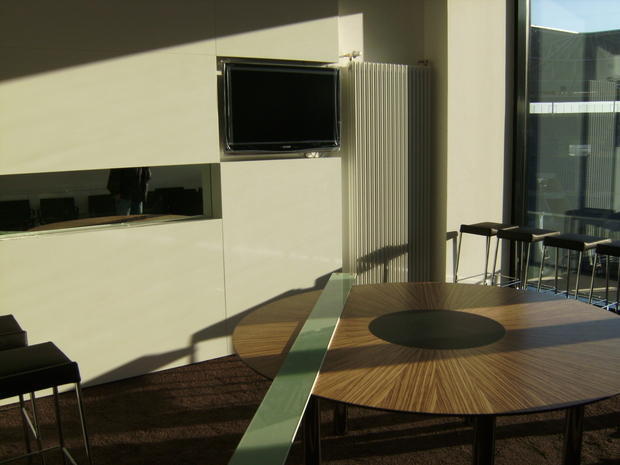 Loge. Was nach Zirkusambiete klingt, ist in der Rhein-Neckar-Arena ein eigenes Wohnzimmer für 17 Heimspiele. Wohlfühlatmosphäre auf 36 Quadratmeter. Zwölf Personen haben hier Platz.