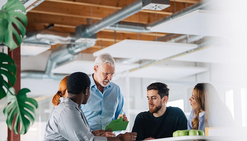 Ob im Job oder in der Partnerschaft: Um ein besseres Verhältnis zwischen Geben und Nehmen herzustellen, braucht es ein offenes Gespräch. Ob im Job oder in der Partnerschaft: Um ein besseres Verhältnis zwischen Geben und Nehmen herzustellen, braucht es ein offenes Gespräch.