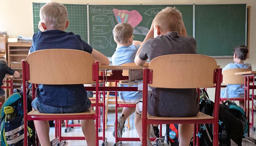 Um die Grundschulen geht es bei der ersten Diskussionsveranstaltung "Bildung auf den Punkt". Das neue Format will praxisnah Eltern zeigen, wie gut es in den ersten bis vierten Klassen läuft − und wo noch Handlungsbedarf besteht.