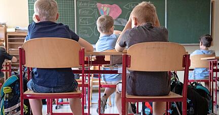 Um die Grundschulen geht es bei der ersten Diskussionsveranstaltung "Bildung auf den Punkt". Das neue Format will praxisnah Eltern zeigen, wie gut es in den ersten bis vierten Klassen läuft − und wo noch Handlungsbedarf besteht.
Foto: dpa