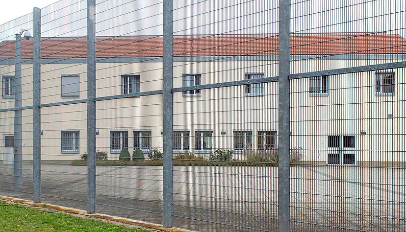Derzeit befinden sich nach Angaben des Klinikums am Weissenhof 90 Straftäter im Maßregelvollzug in Weinsberg.
Foto: Archiv/Mario Berger Derzeit befinden sich nach Angaben des Klinikums am Weissenhof 90 Straftäter im Maßregelvollzug in Weinsberg.
Foto: Archiv/Mario Berger
