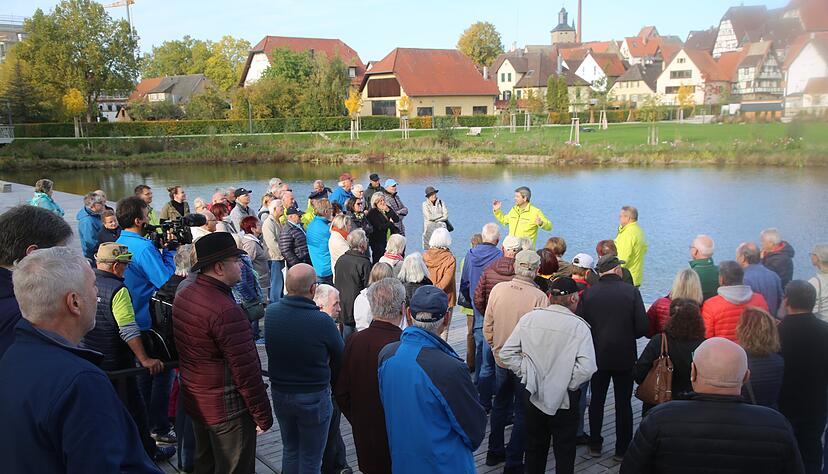Die Seeterrassen am Weiherpark waren einer der Magnete f&uuml;r die Besucher und sollen es auch bleiben. Schon bald wird hier die vierw&ouml;chige Weiherweihnacht gefeiert.
Foto: Franz Theuer