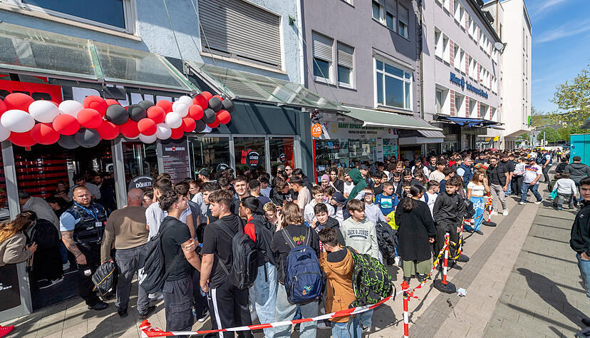 Die „Haus des Döners"-Filiale in Heilbronn ist am Donnerstag, 14 Uhr, feierlich eröffnet worden. Die „Haus des Döners"-Filiale in Heilbronn ist am Donnerstag, 14 Uhr, feierlich eröffnet worden.