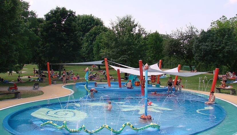 Das Kinderbecken des Ernst-Freyer-Bads blieb nach dem Hochwasser im Juli 2024 einige Zeit gesperrt.
Foto: privat