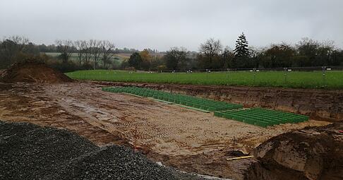 Der neue Bolzplatz wurde mit Erdw&auml;rmesonden ausgestattet, um die Kita H&auml;gelich mit Energie zu versorgen. Jetzt wird die Kita m&ouml;glicherweise gar nicht gebaut.