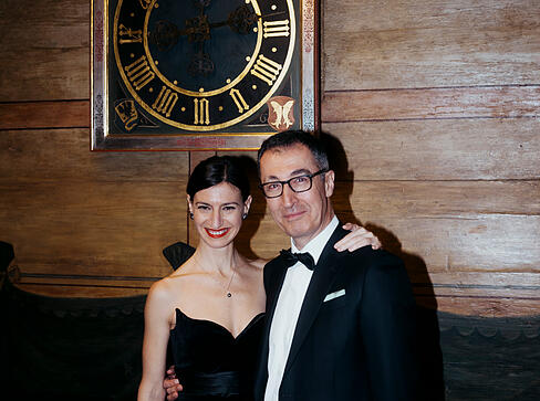 "Wir haben uns heute, am 14. Februar, kurz nach Mitternacht im T&uuml;binger Rathaus das Ja-Wort gegeben", lie&szlig; &Ouml;zdemir &uuml;ber seine Sprecherin mitteilen.