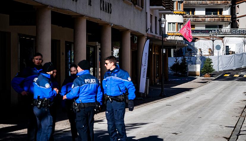 Die Polizei &auml;u&szlig;ert sich nicht zu Spekulationen &uuml;ber die Ursache f&uuml;r das Feuer.